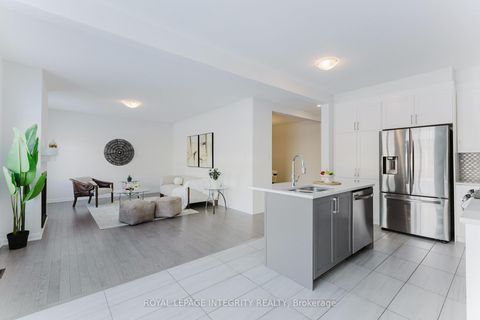 Photo 14 at 850 Cappamore Drive, Nepean (Half Moon Bay), Ottawa