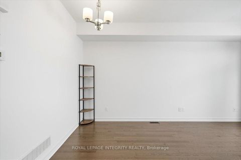 Photo 11 at 41 Carabiner Private, Mer Bleue/Bradley Estates/Anderson Park, Orleans