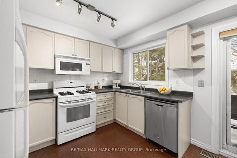 Photo 9 at 60 Ipswich Terrace, Morgan's Grant/South March, Kanata