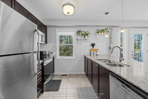 Photo 11 at 211 Bensinger Way, Stittsville (North), Stittsville