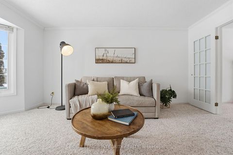 Photo 4 at 11 Rosethorn Way, Bridlewood, Kanata