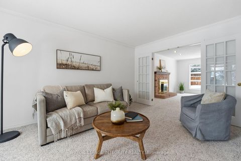 Photo 5 at 11 Rosethorn Way, Bridlewood, Kanata