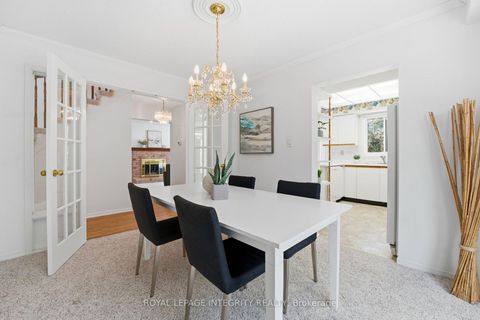 Photo 12 at 11 Rosethorn Way, Bridlewood, Kanata