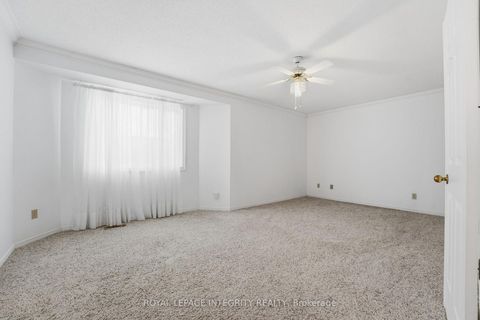 Photo 27 at 11 Rosethorn Way, Bridlewood, Kanata