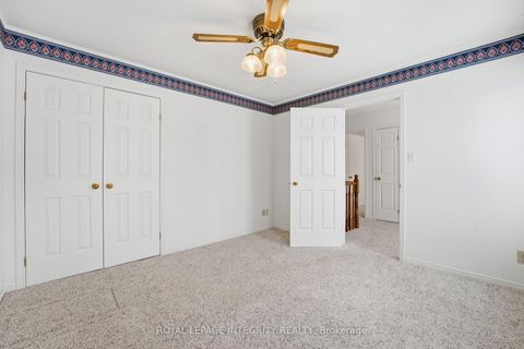 Photo 32 at 11 Rosethorn Way, Bridlewood, Kanata