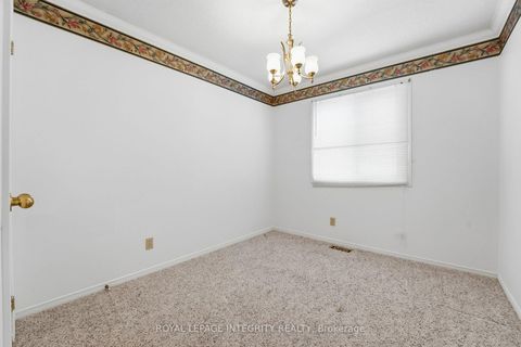 Photo 34 at 11 Rosethorn Way, Bridlewood, Kanata