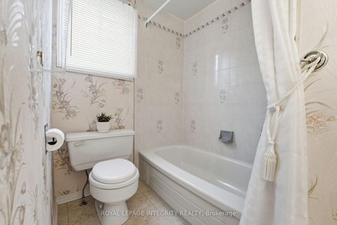 Photo 36 at 11 Rosethorn Way, Bridlewood, Kanata