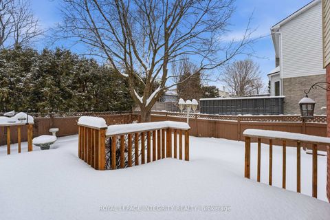 Photo 42 at 11 Rosethorn Way, Bridlewood, Kanata