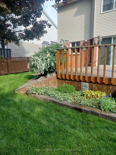 Photo 47 at 11 Rosethorn Way, Bridlewood, Kanata