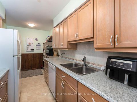 Photo 10 at 94 Bujold Court, Katimavik, Kanata