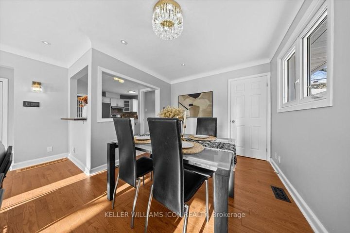 Photo 11 at 45 Epworth Avenue, Nepean (Meadowlands/St. Claire Gardens), Ottawa