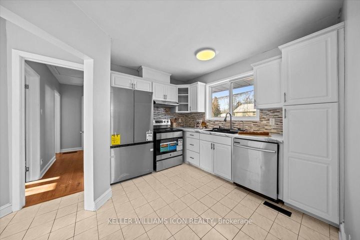 Photo 15 at 45 Epworth Avenue, Nepean (Meadowlands/St. Claire Gardens), Ottawa