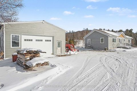 Photo 3 at 8688 Hwy 511 Highway, Lanark Highlands (Darling) Twp, Lanark Highlands