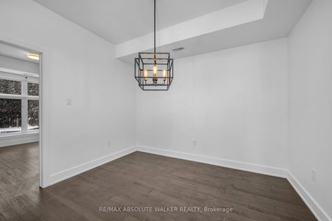 Photo 17 at 101 - 305 Elizabeth Cosgrove Private, Mer Bleue/Bradley Estates/Anderson Park, Orleans