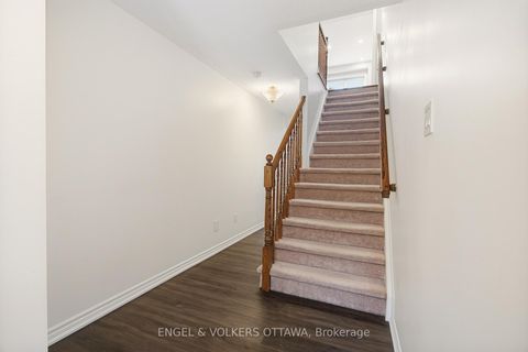 Photo 3 at 476 Coldwater Crescent, Emerald Meadows/Trailwest, Kanata