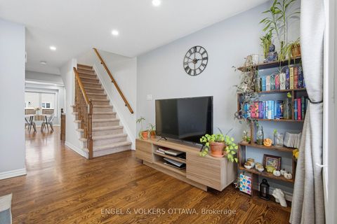 Photo 22 at 476 Coldwater Crescent, Emerald Meadows/Trailwest, Kanata