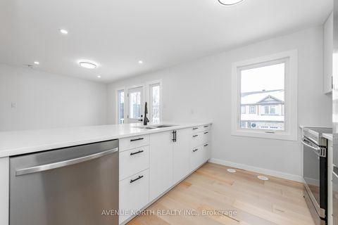 Photo 14 at 10 Streambank Street, Emerald Meadows/Trailwest, Kanata