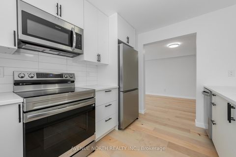 Photo 16 at 10 Streambank Street, Emerald Meadows/Trailwest, Kanata