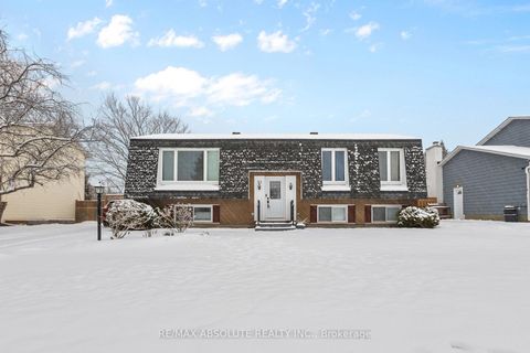Photo 0 at 33 Owlshead Road, Munster, Stittsville