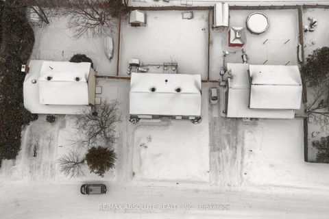 Photo 3 at 33 Owlshead Road, Munster, Stittsville