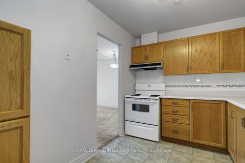 Photo 15 at 103 - 124 Daniel Street S, Arnprior