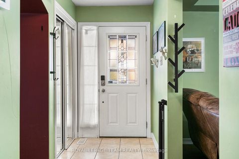 Photo 4 at 3022 Freshwater Way, Nepean (Half Moon Bay), Ottawa