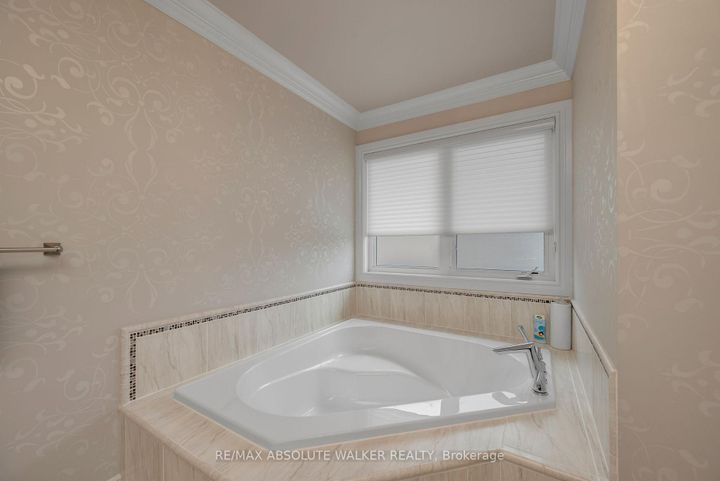 Photo 23 at 11 Tradewinds Drive, Nepean (Barrhaven East), Ottawa