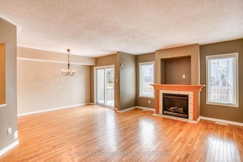 Photo 7 at 7 Chantilly Gate, Stittsville (North), Stittsville