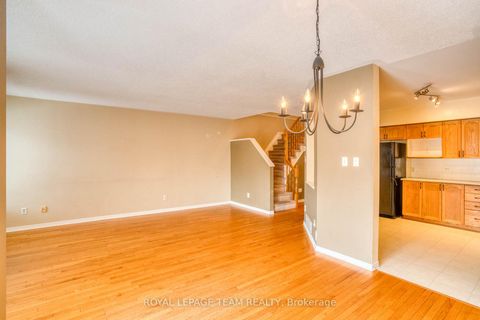 Photo 9 at 7 Chantilly Gate, Stittsville (North), Stittsville