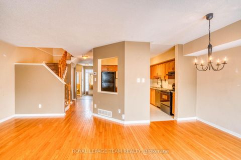 Photo 10 at 7 Chantilly Gate, Stittsville (North), Stittsville