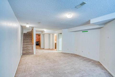 Photo 18 at 7 Chantilly Gate, Stittsville (North), Stittsville