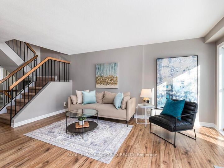 Photo 5 at 14 - 146 Valley Stream Drive, Nepean (Leslie Park), Ottawa