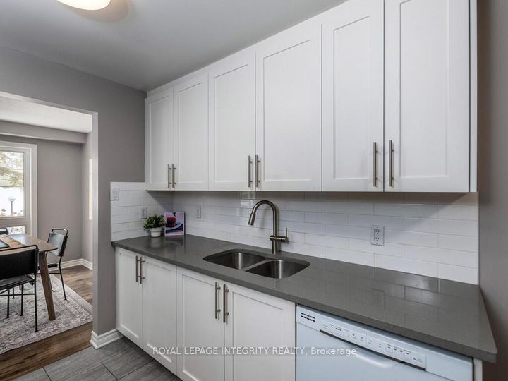 Photo 12 at 14 - 146 Valley Stream Drive, Nepean (Leslie Park), Ottawa