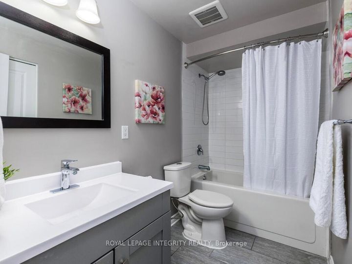 Photo 27 at 14 - 146 Valley Stream Drive, Nepean (Leslie Park), Ottawa