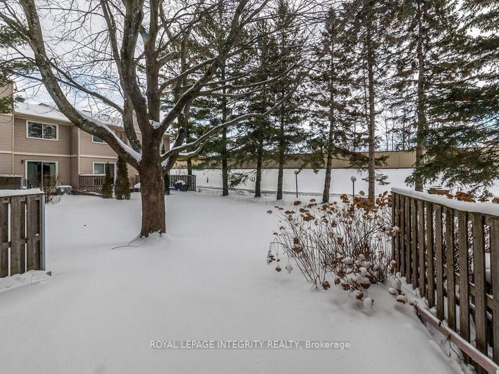 Photo 32 at 14 - 146 Valley Stream Drive, Nepean (Leslie Park), Ottawa