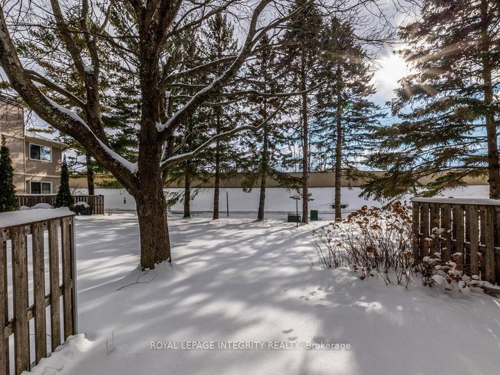 Photo 33 at 14 - 146 Valley Stream Drive, Nepean (Leslie Park), Ottawa