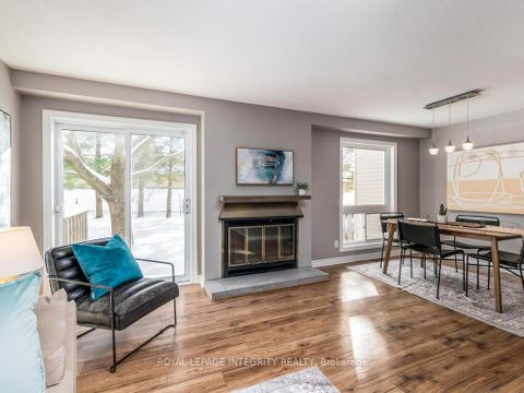 Photo 7 at 14 - 146 Valley Stream Drive, Nepean (Leslie Park), Ottawa