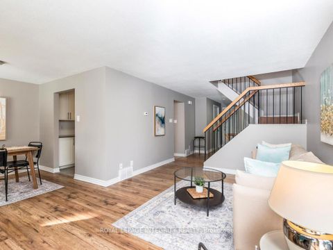 Photo 8 at 14 - 146 Valley Stream Drive, Nepean (Leslie Park), Ottawa