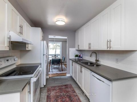 Photo 11 at 14 - 146 Valley Stream Drive, Nepean (Leslie Park), Ottawa