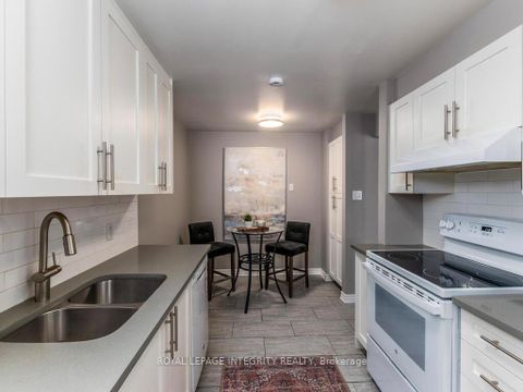 Photo 15 at 14 - 146 Valley Stream Drive, Nepean (Leslie Park), Ottawa