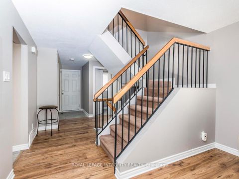 Photo 18 at 14 - 146 Valley Stream Drive, Nepean (Leslie Park), Ottawa