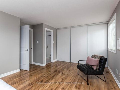 Photo 21 at 14 - 146 Valley Stream Drive, Nepean (Leslie Park), Ottawa