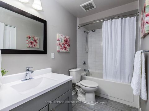 Photo 27 at 14 - 146 Valley Stream Drive, Nepean (Leslie Park), Ottawa