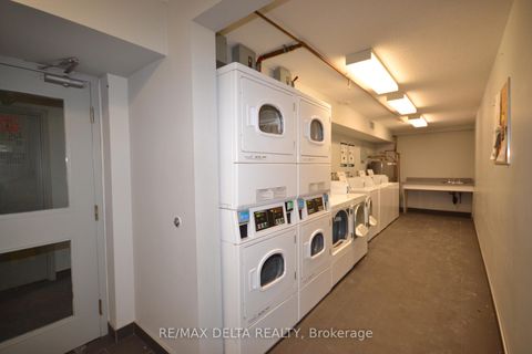 Photo 9 at 412 - 325 Centrum Boulevard, Bilberry Creek/Queenswood Heights, Orleans