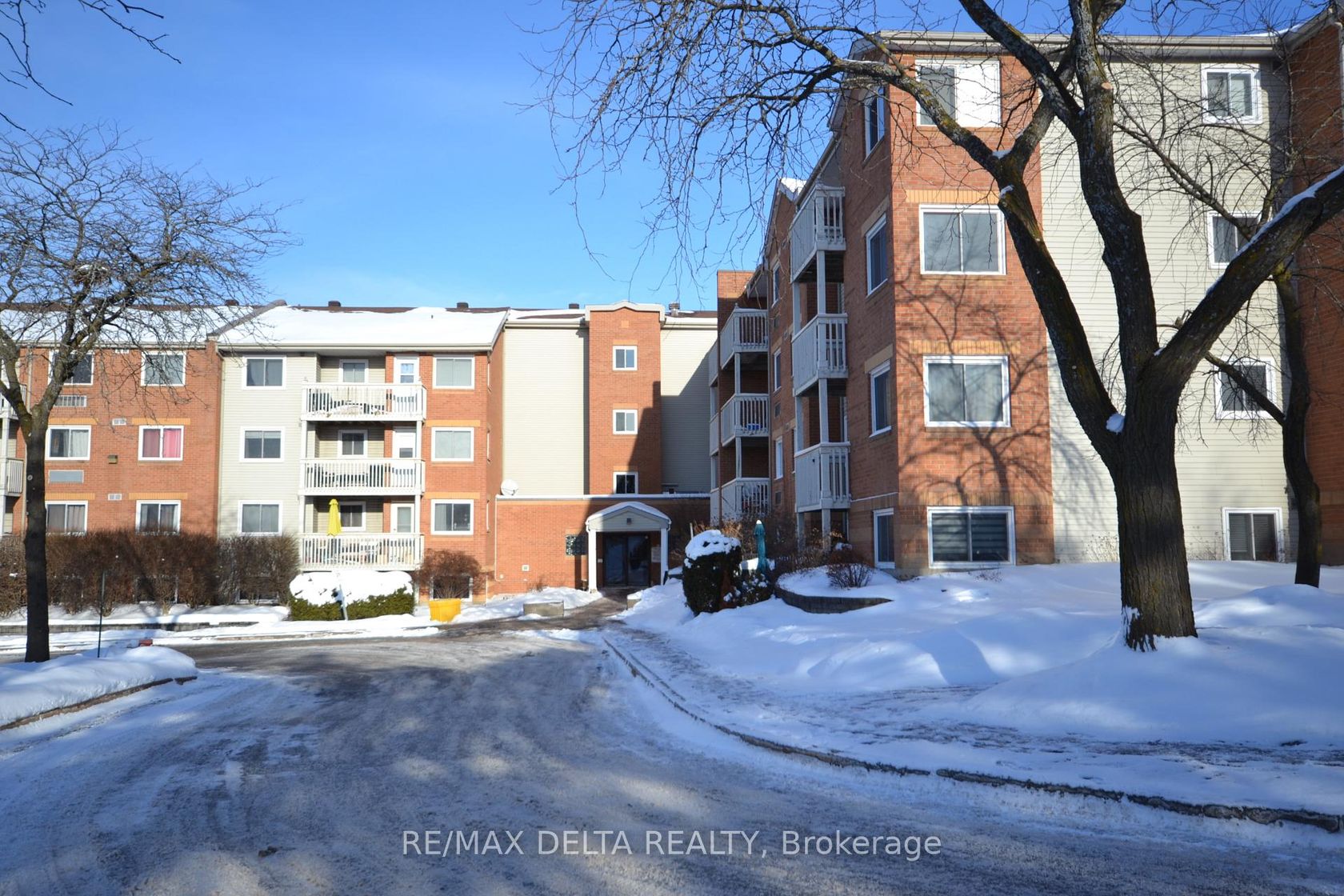 412 - 325 Centrum Boulevard, Bilberry Creek/Queenswood Heights, Orleans 2