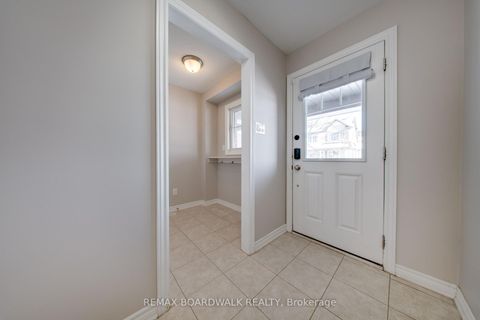 Photo 1 at 132 Conifer Creek Circle, Emerald Meadows/Trailwest, Kanata