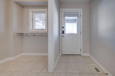 Photo 2 at 132 Conifer Creek Circle, Emerald Meadows/Trailwest, Kanata