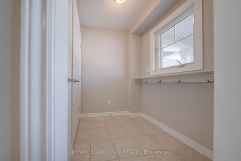 Photo 3 at 132 Conifer Creek Circle, Emerald Meadows/Trailwest, Kanata
