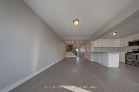 Photo 12 at 132 Conifer Creek Circle, Emerald Meadows/Trailwest, Kanata