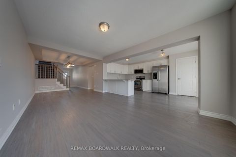 Photo 13 at 132 Conifer Creek Circle, Emerald Meadows/Trailwest, Kanata